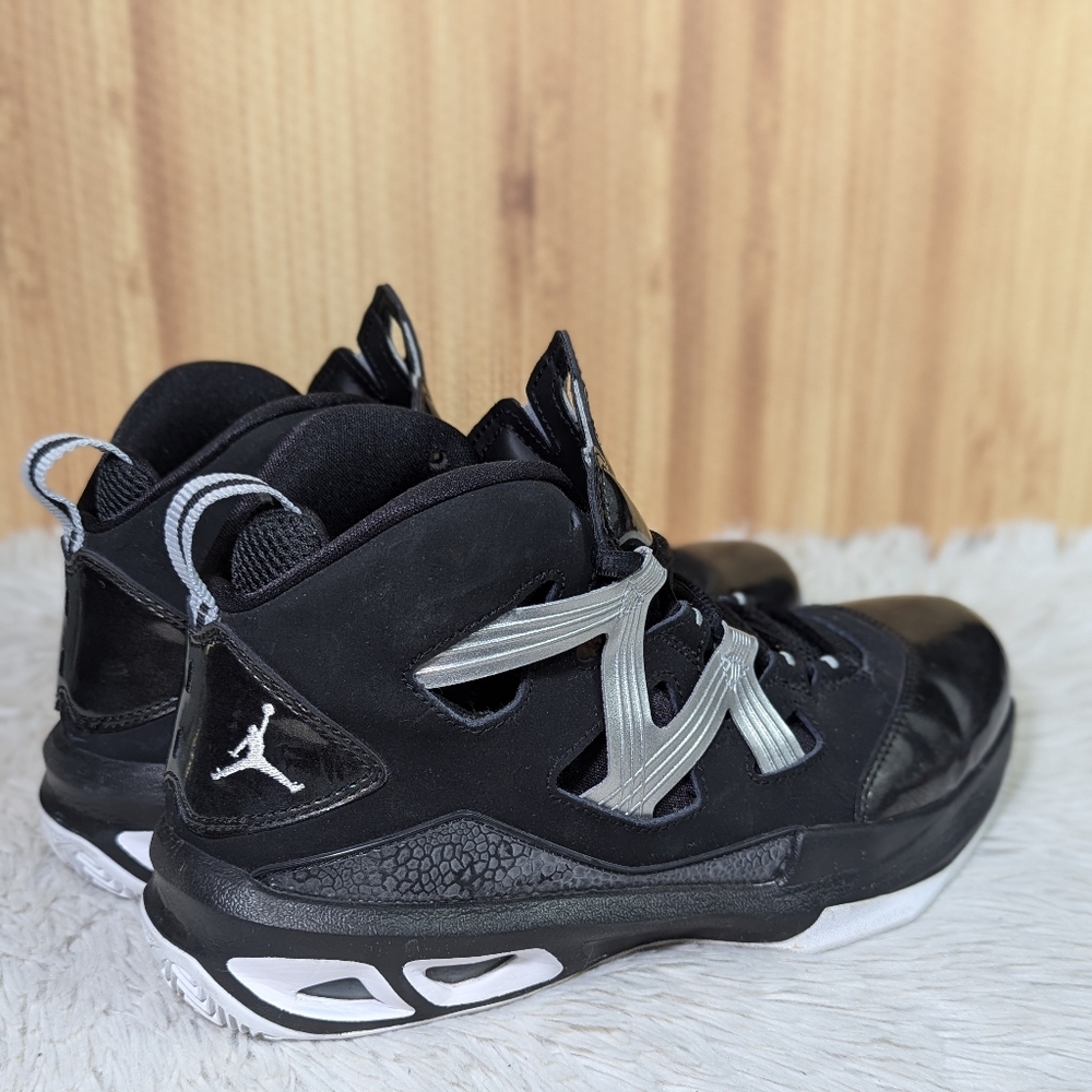 Jordan Melo M9 'Black Metallic Silver'